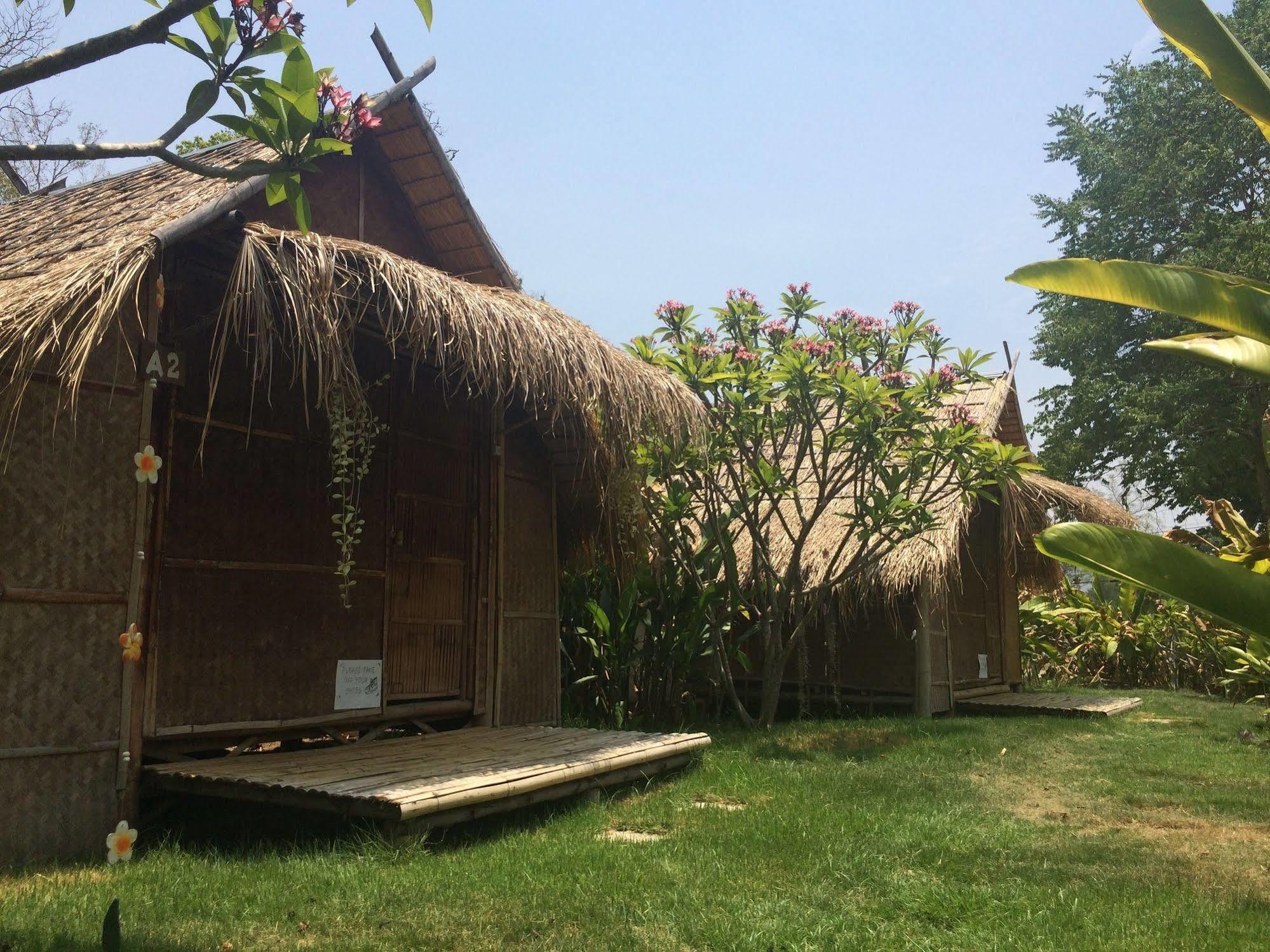 Pai Bamboo Hut Hotel ภายนอก รูปภาพ